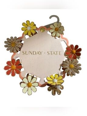 NEW ‼️ #792 Sunday State Set of 8 🌼 Daisy Flower Claw Mini Hair Clips Gold Tone